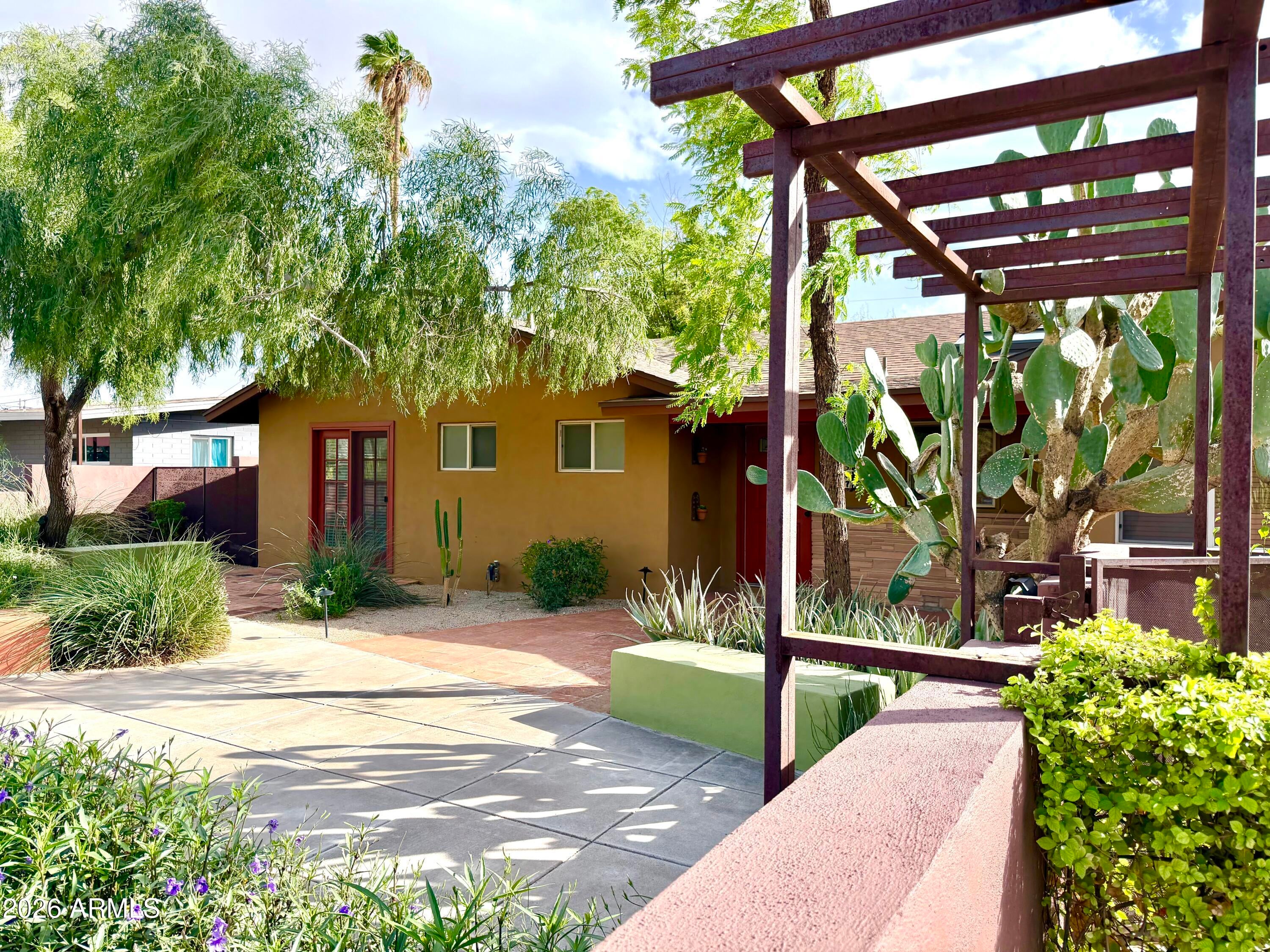 507 E SOLANA Drive