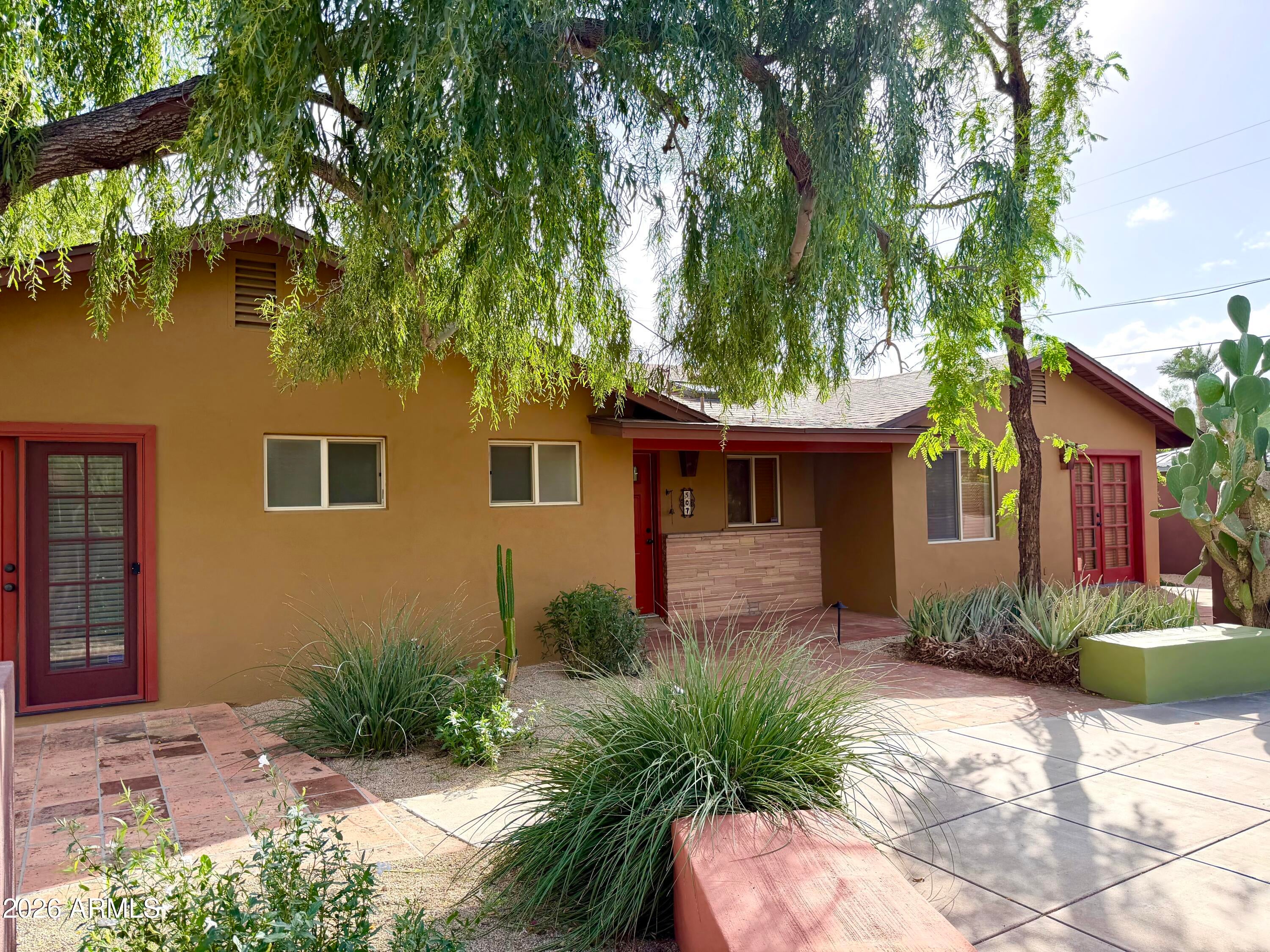 507 E SOLANA Drive