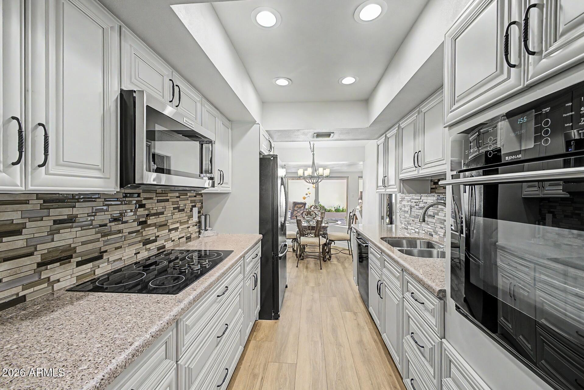 VILLA MONTEREY - Residential