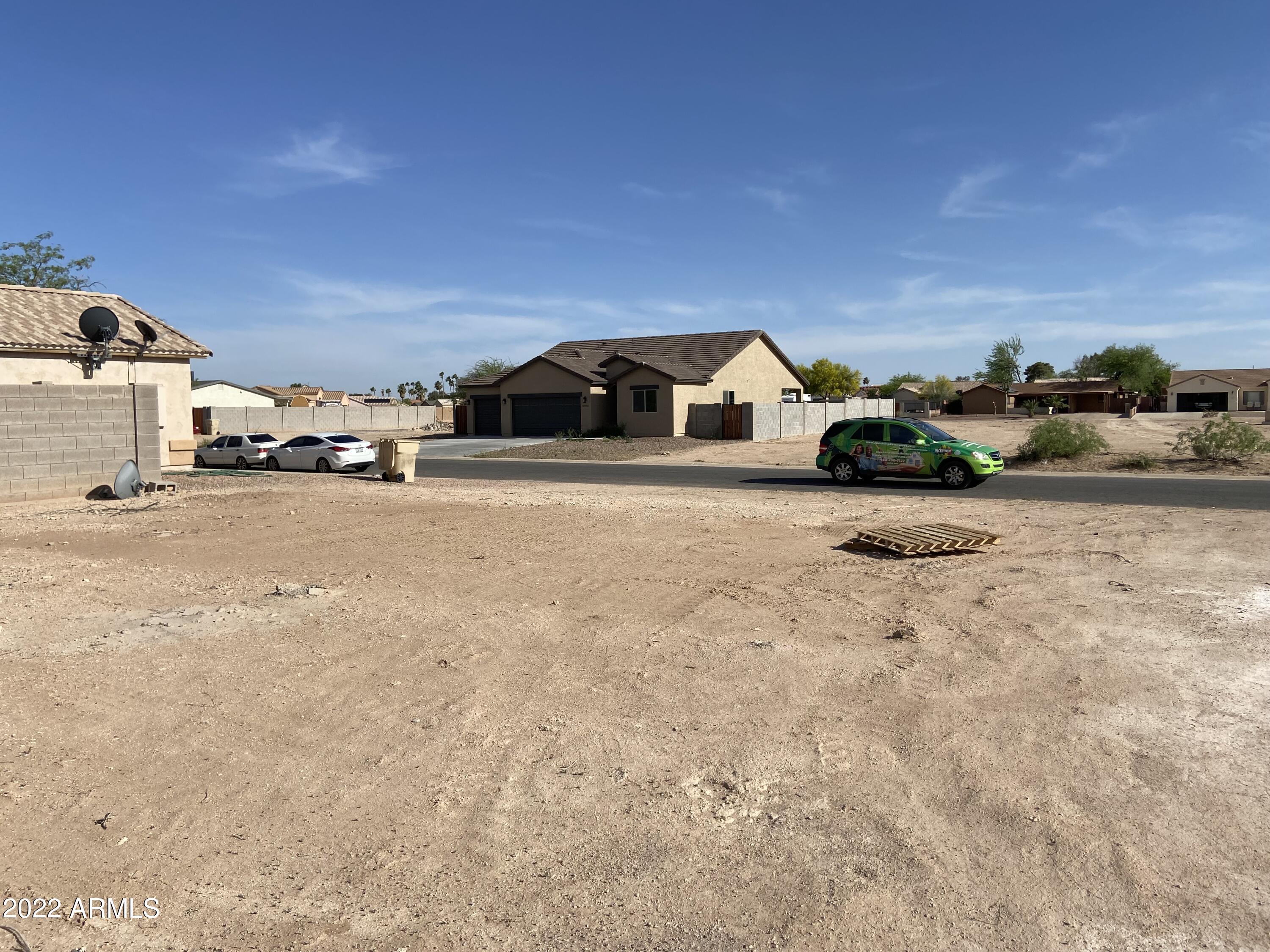 Photo 4 of 15 of 11004 W TORREN Drive - land