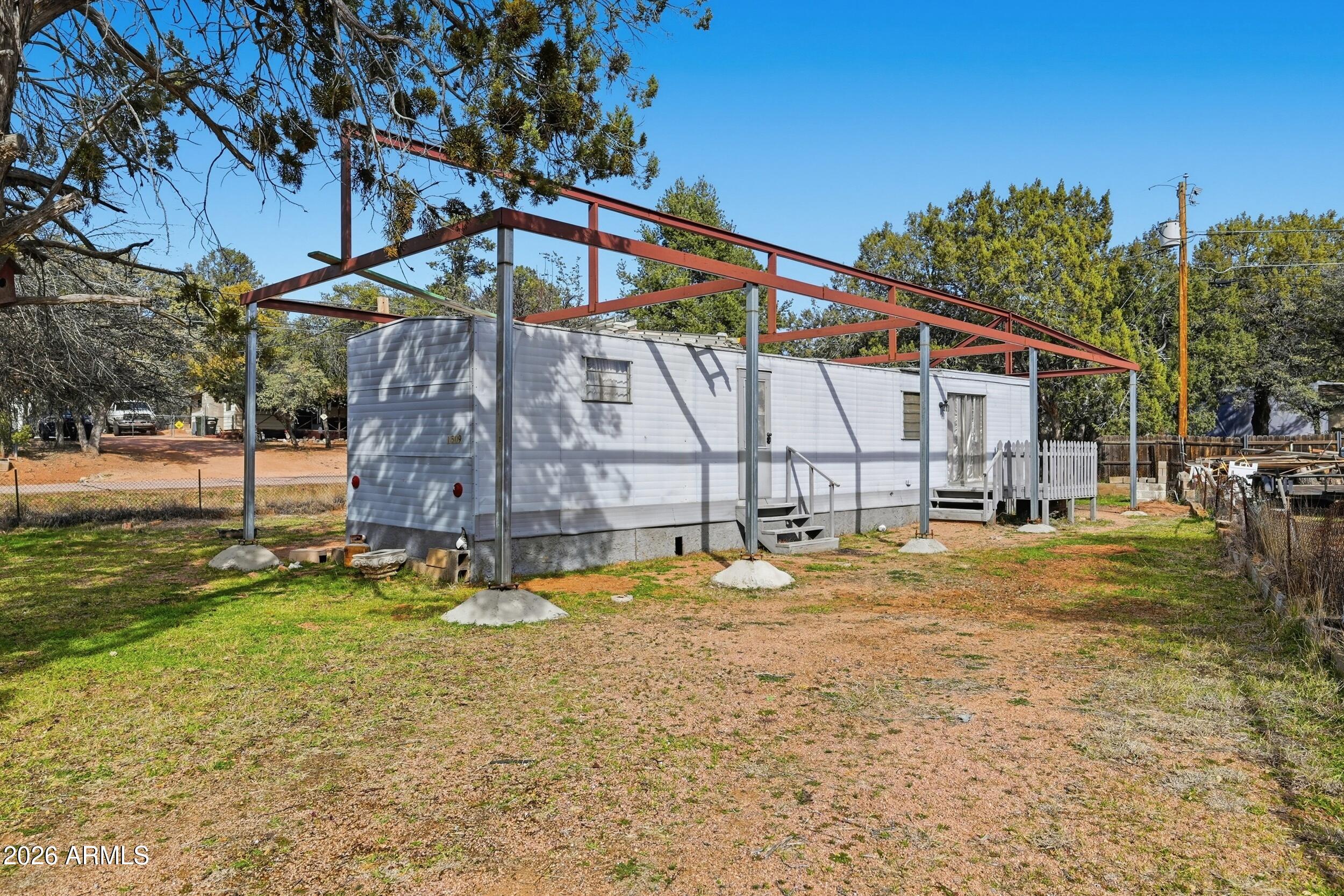 1509 N MITCHELL Drive