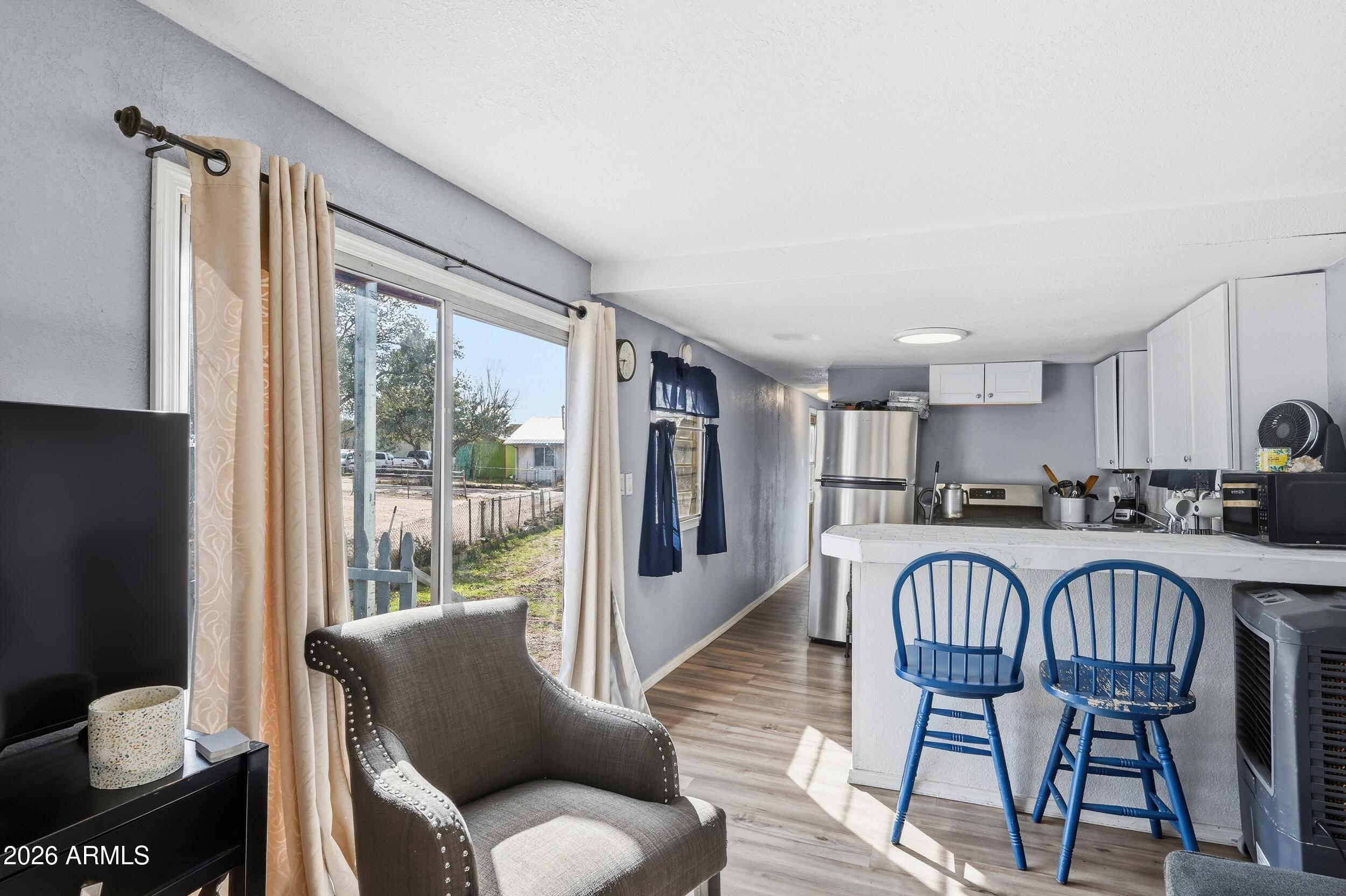 1509 N MITCHELL Drive