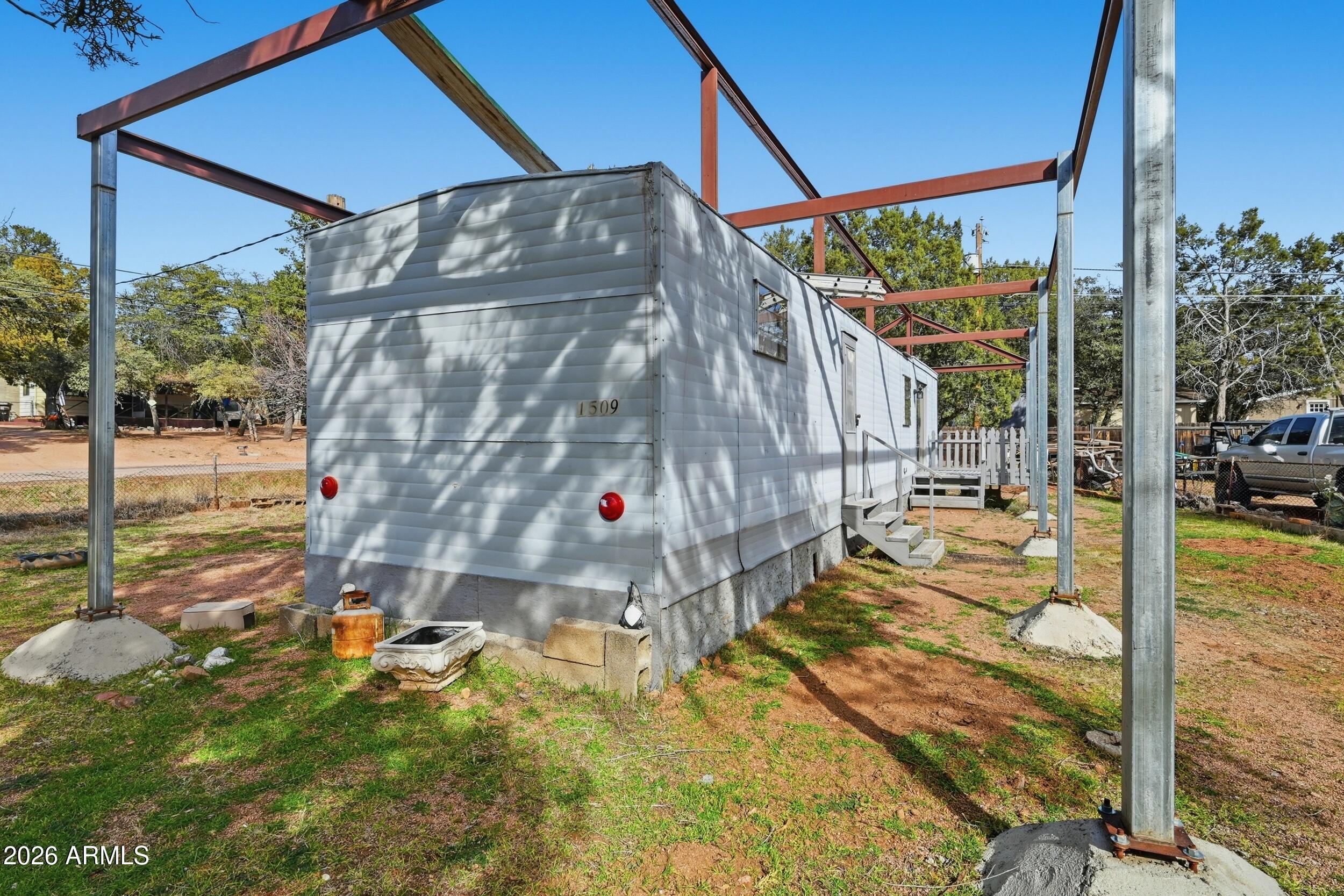 1509 N MITCHELL Drive