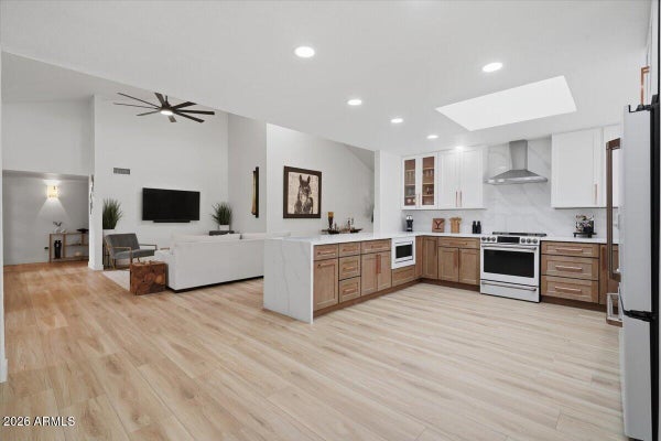 8956 E VENUS DR, CAREFREE, AZ 85377 - Image 1c6bd27d685f986fb9e3a968fbef2a12/1125858057