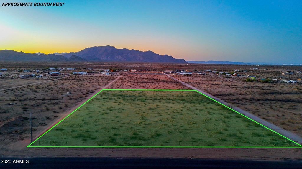 Photo of 0 W Mcdavid Rd 4 Acres #-, Maricopa, AZ 85139 (MLS # 6910192)