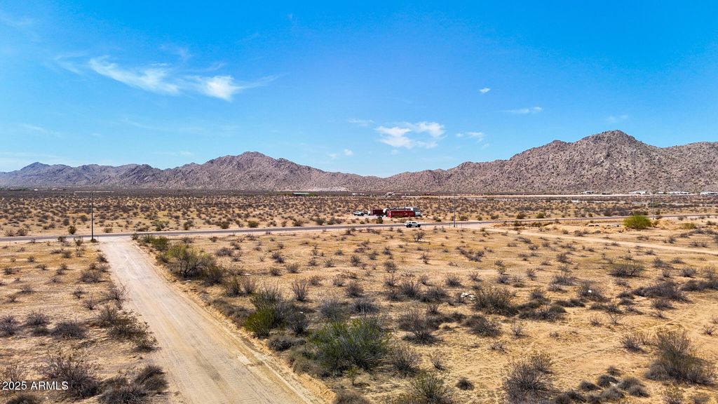Photo of 0 W Mcdavid Rd 4 Acres #-, Maricopa, AZ 85139 (MLS # 6910192)