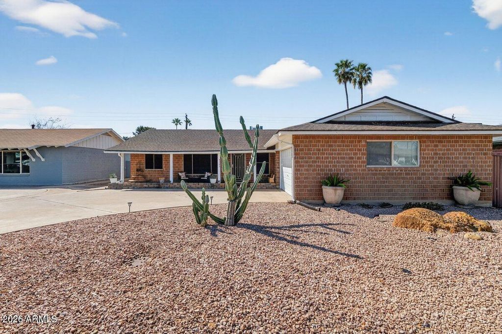 Photo of 8725 E Jackrabbit Road, Scottsdale, AZ 85250 (MLS # 6996547)