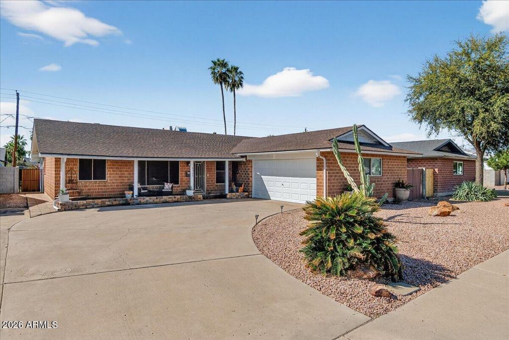 Photo of 8725 E Jackrabbit Road, Scottsdale, AZ 85250 (MLS # 6996547)