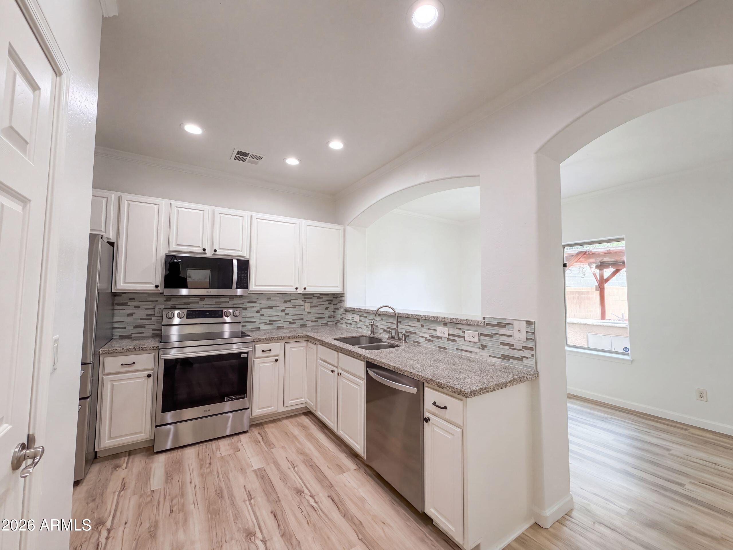 5641 S 10TH Drive