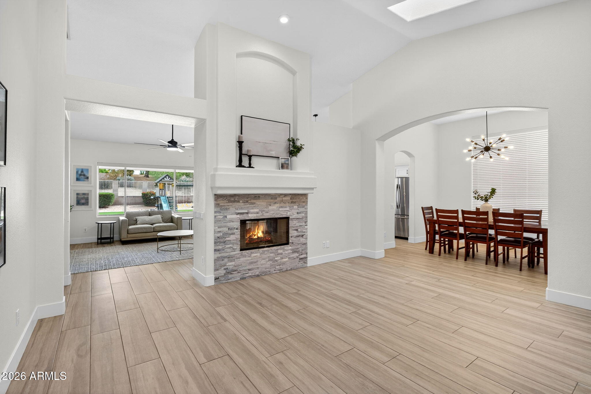 905 W BEECHNUT Drive
