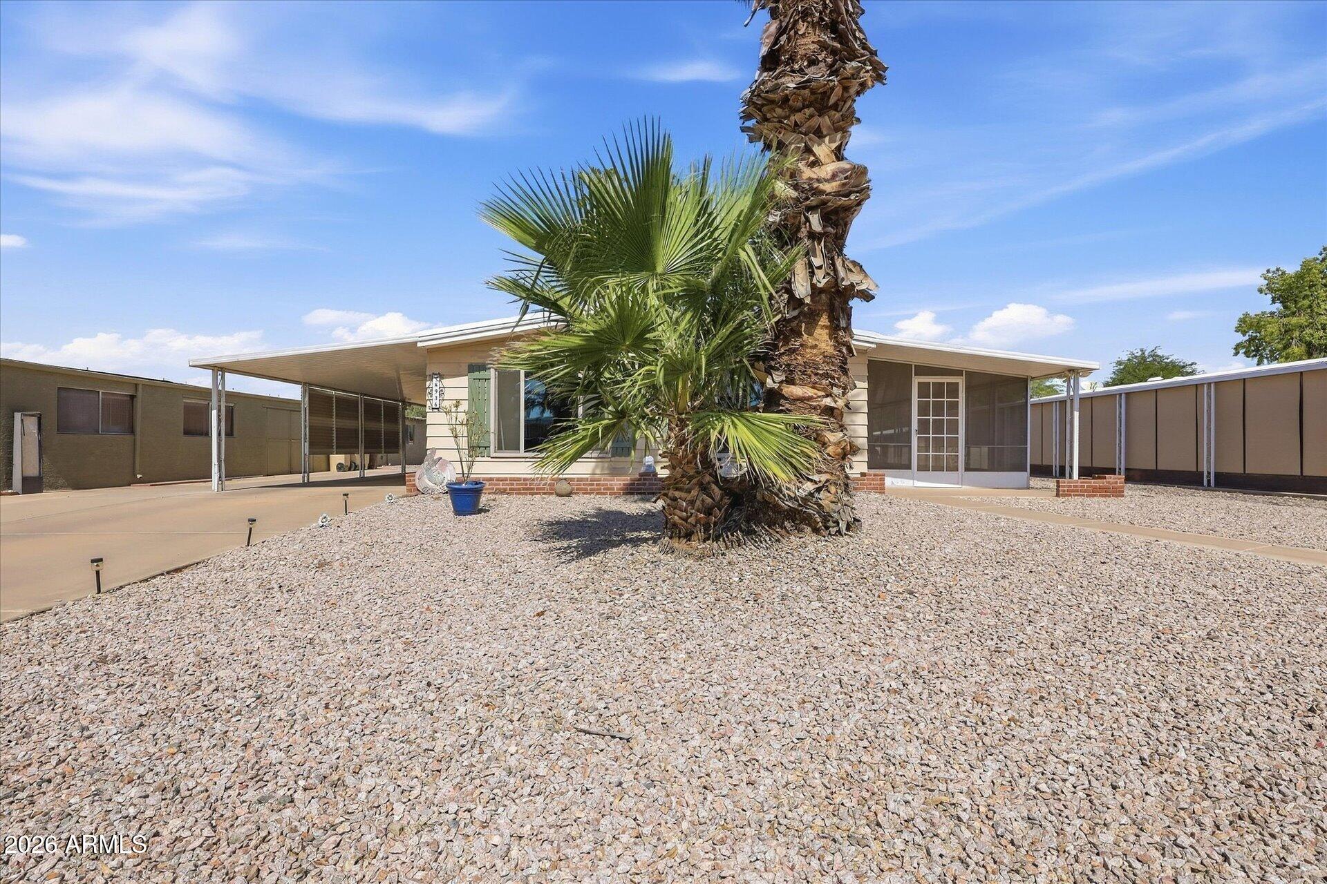 8936 E FAIRWAY Boulevard