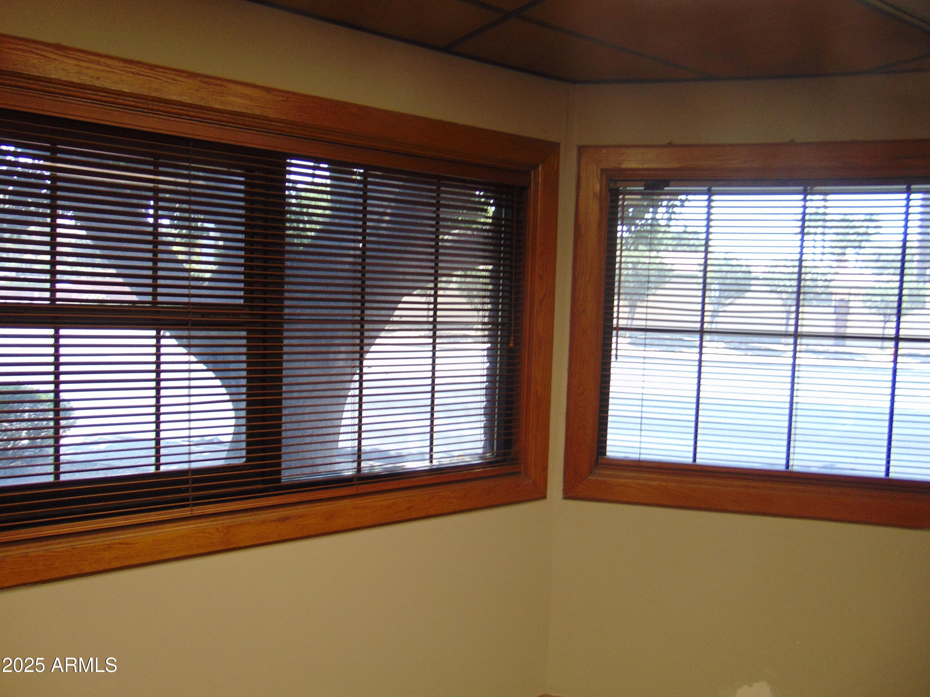 1212 E OSBORN Road 1