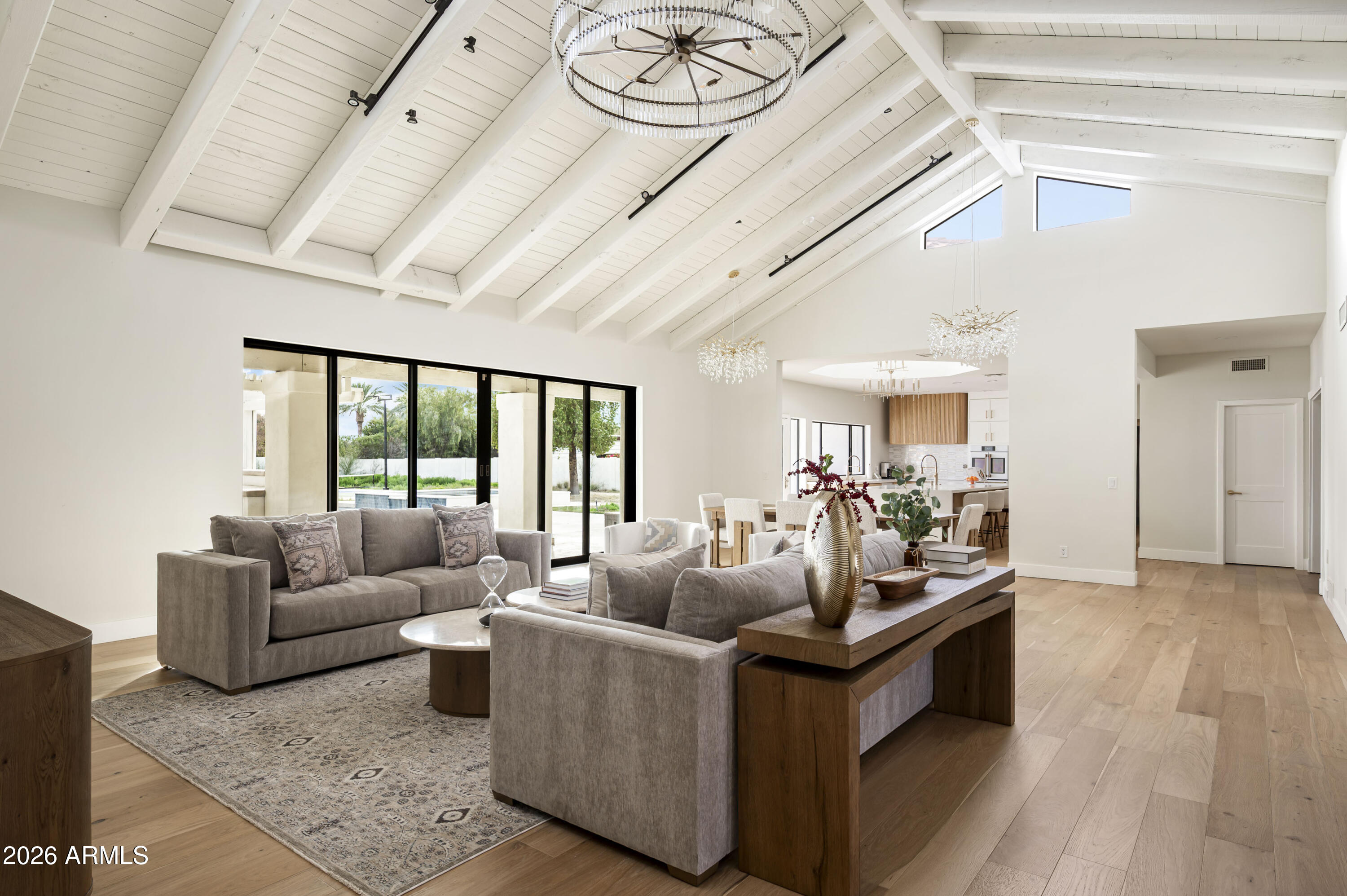 10111 E CHOLLA Street