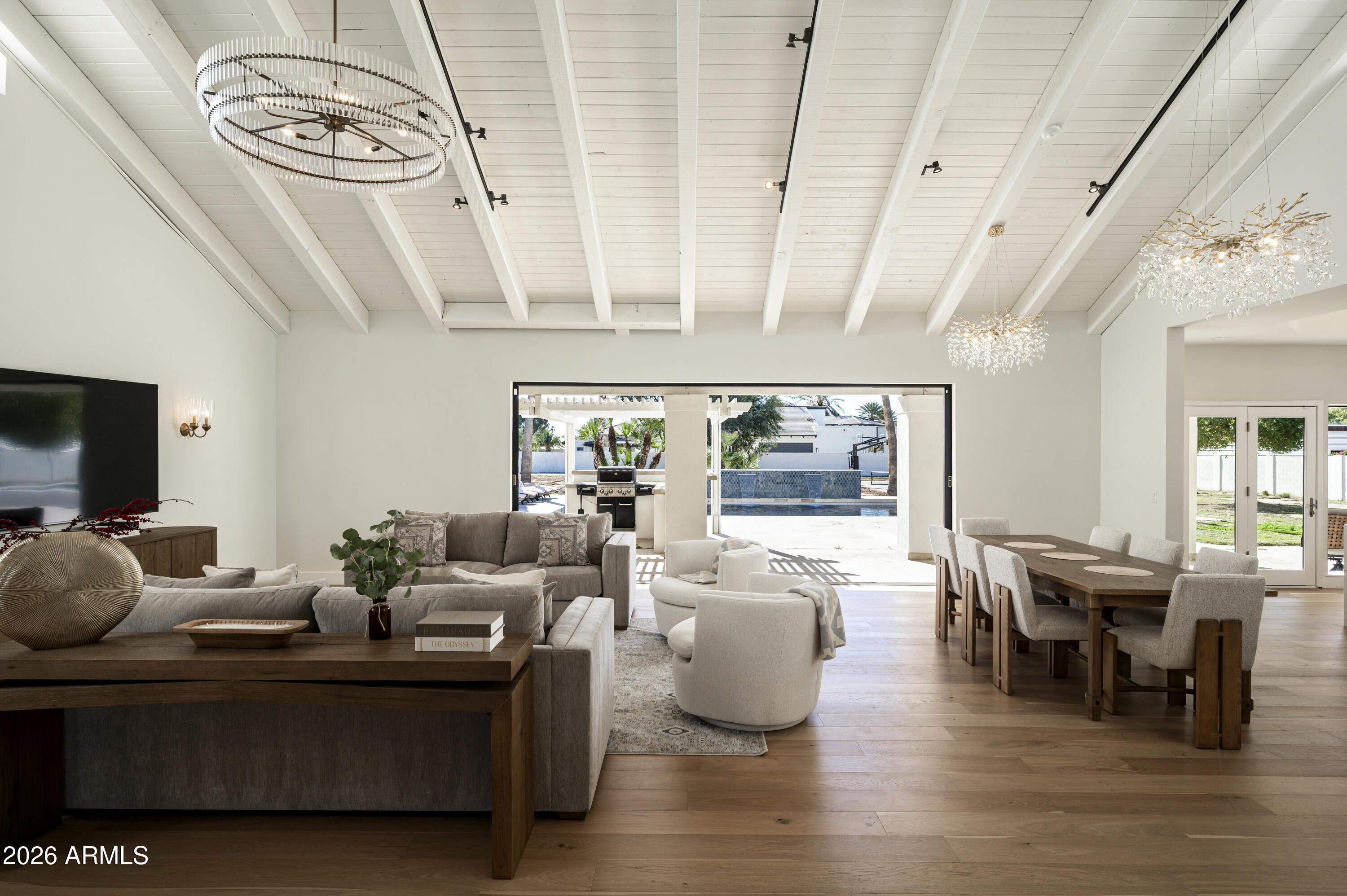 10111 E CHOLLA Street