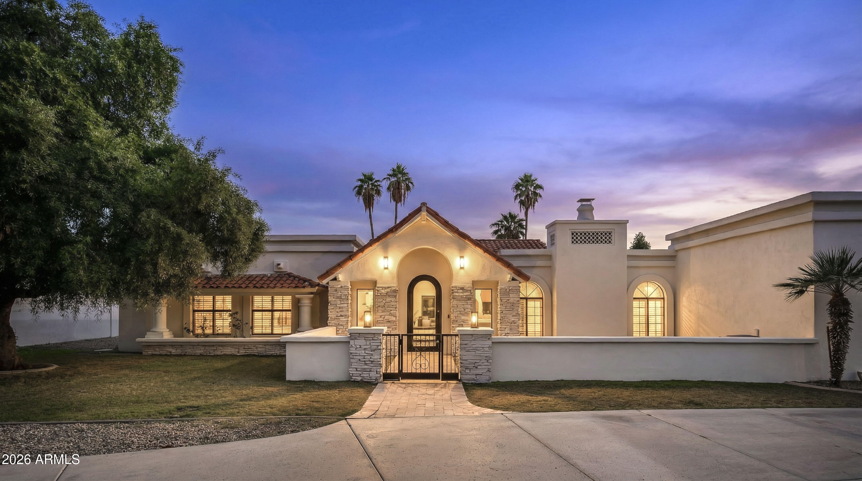 10111 E CHOLLA Street