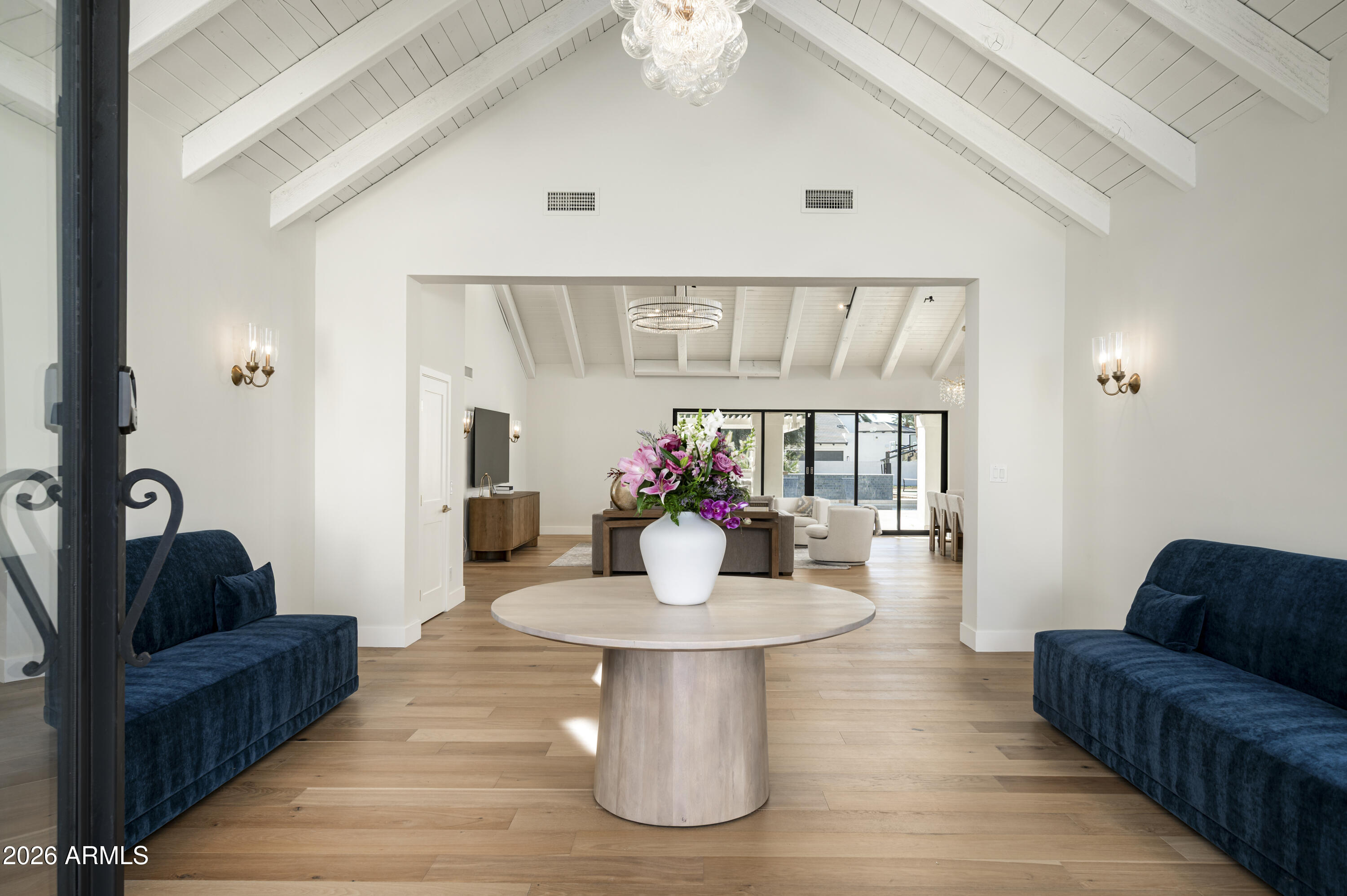 10111 E CHOLLA Street