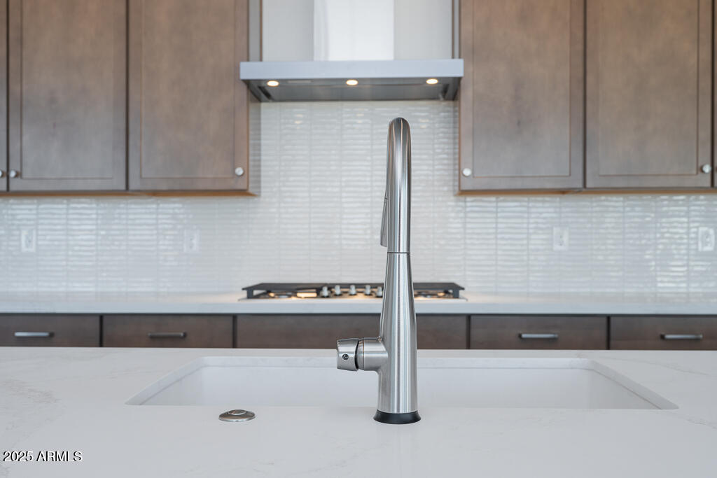 816 W GOLDEN ORE Pass