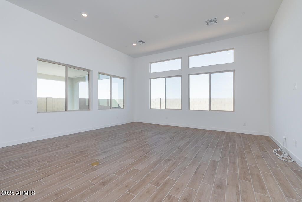 816 W GOLDEN ORE Pass