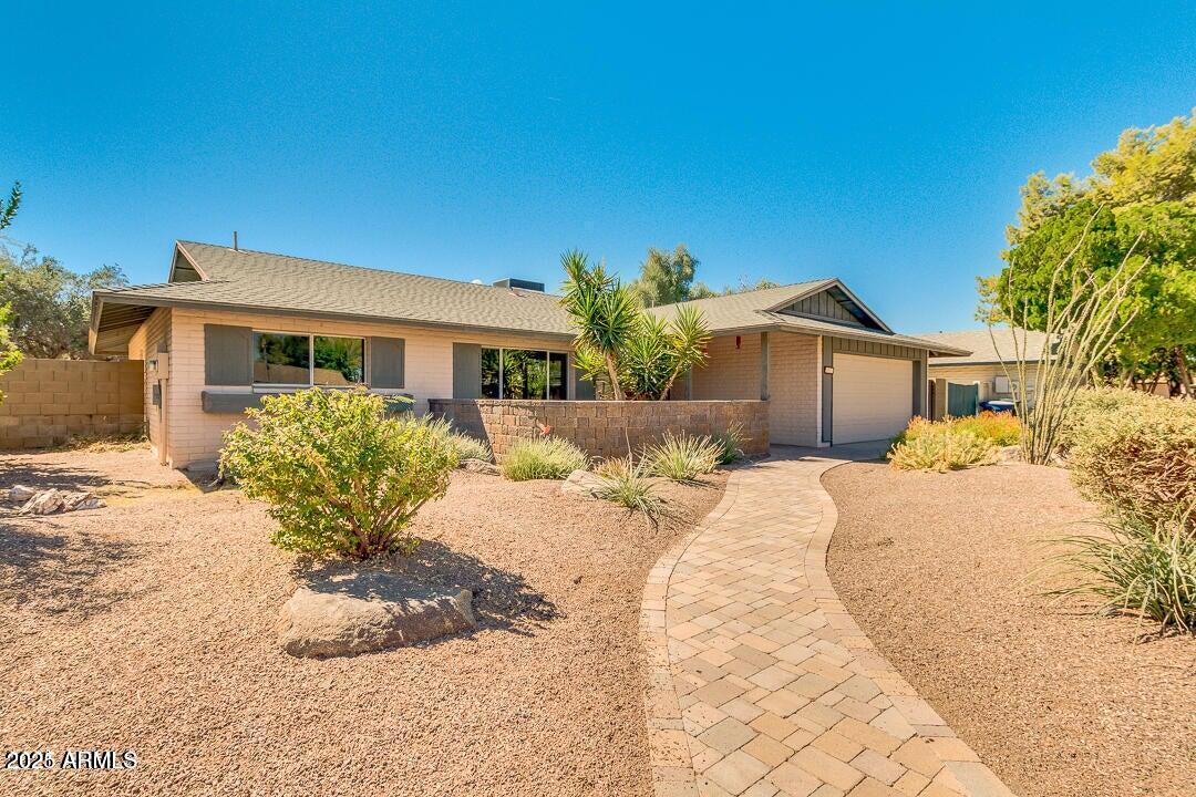 831 E STEPHENS Drive