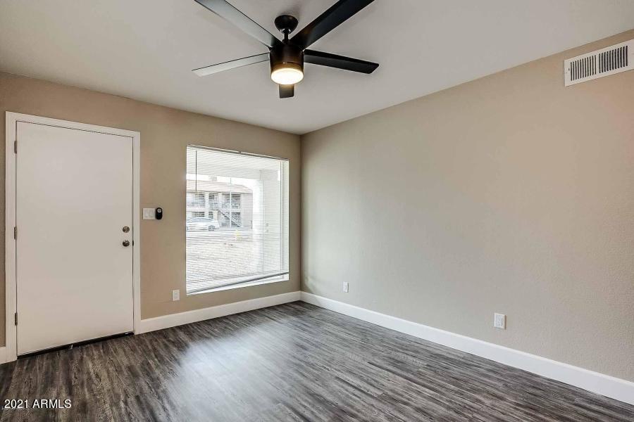 318 E VINE Circle 201