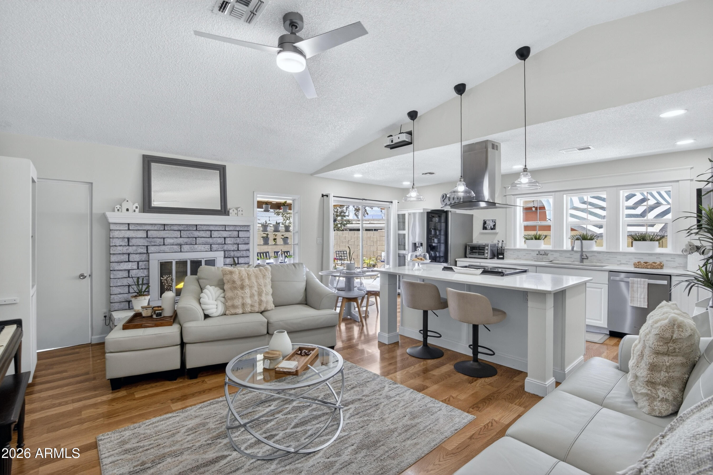 7539 W HIGHLAND Avenue