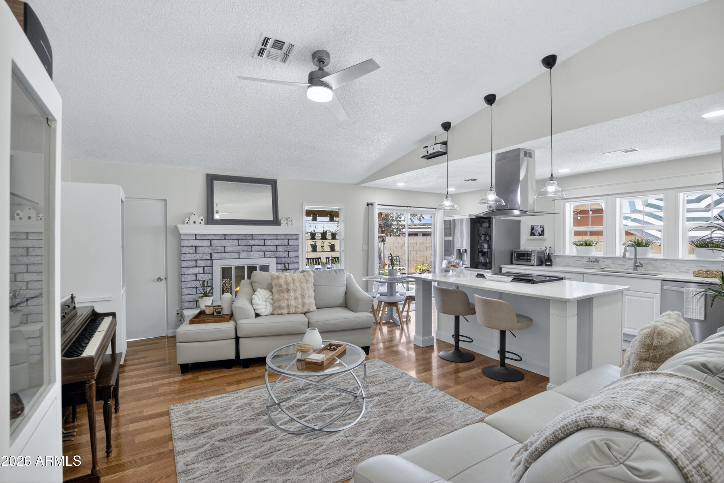 7539 W HIGHLAND Avenue