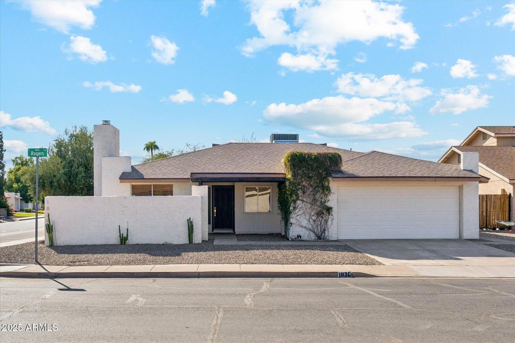 Photo of 1836 S Rogers Circle, Mesa, AZ 85202 (MLS # 6927819)