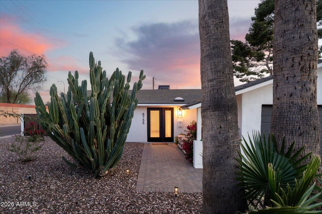 Photo of 8755 E Plaza Avenue, Scottsdale, AZ 85250 (MLS # 6997483)