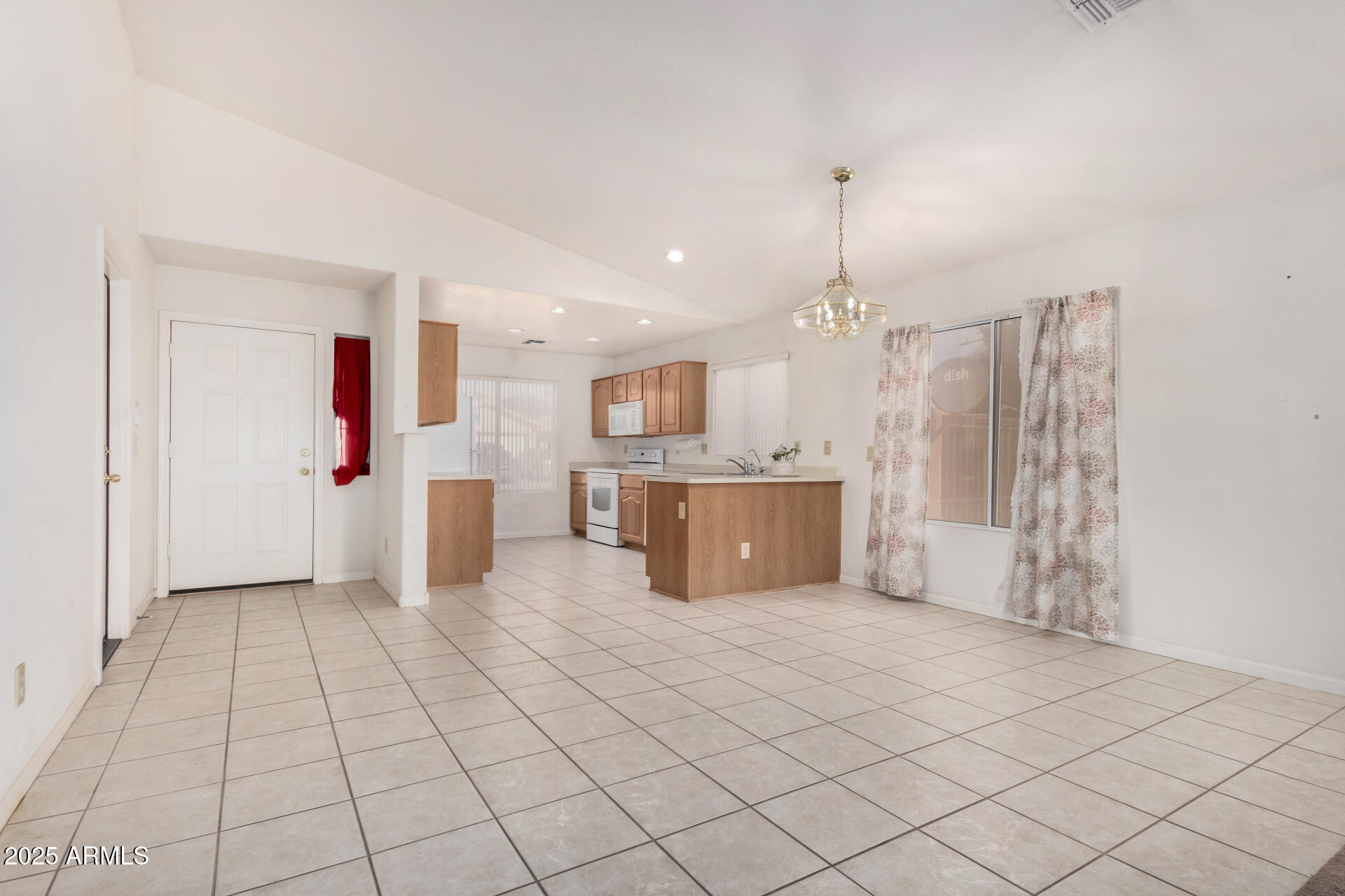 7367 W PEPPERTREE Lane