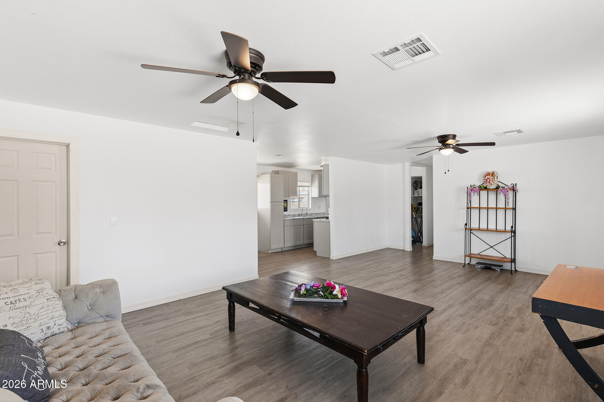 211 W BRINKER Drive