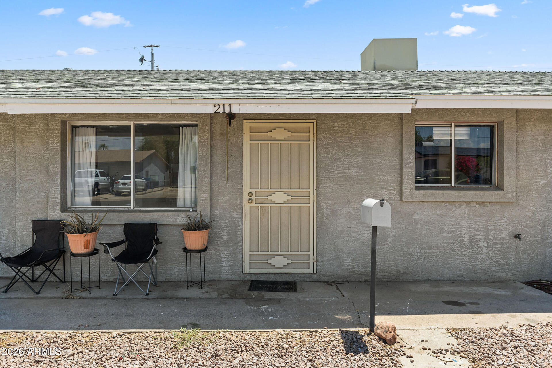 211 W BRINKER Drive