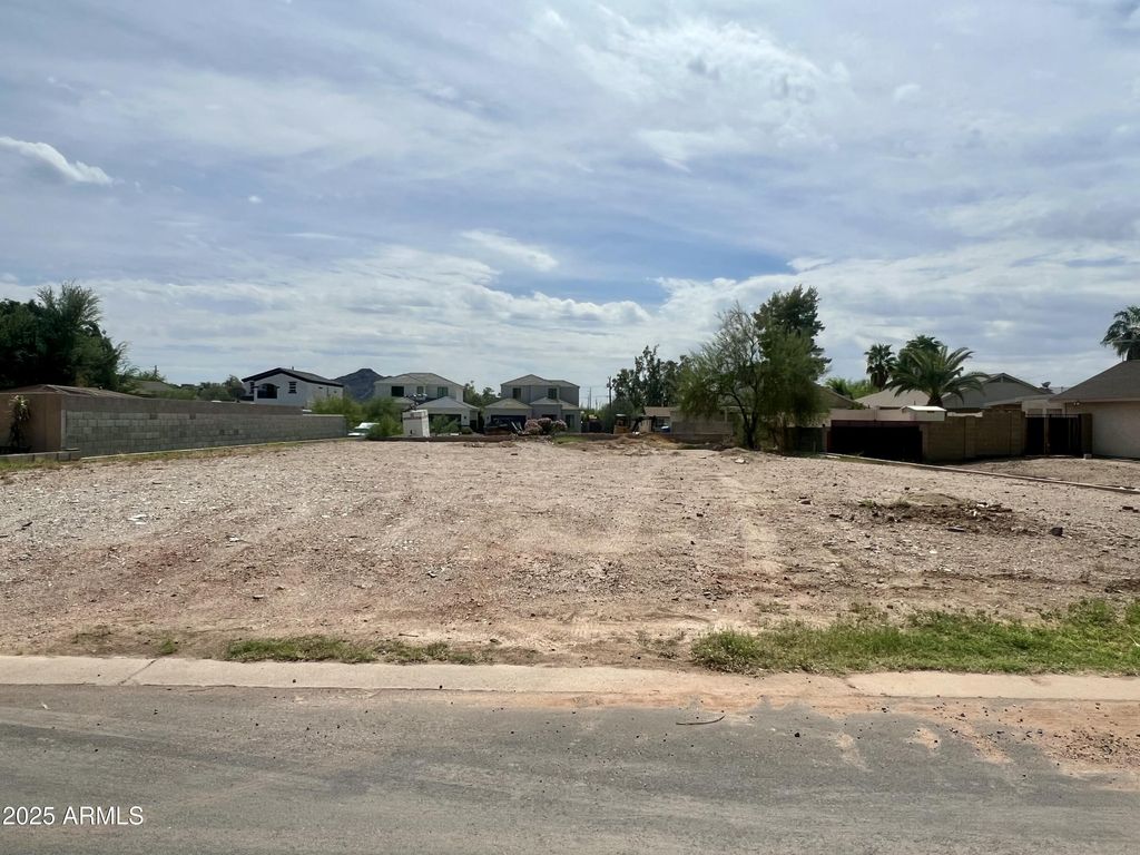 Photo of 1409 E Yucca Street #-, Phoenix, AZ 85020 (MLS # 6921050)