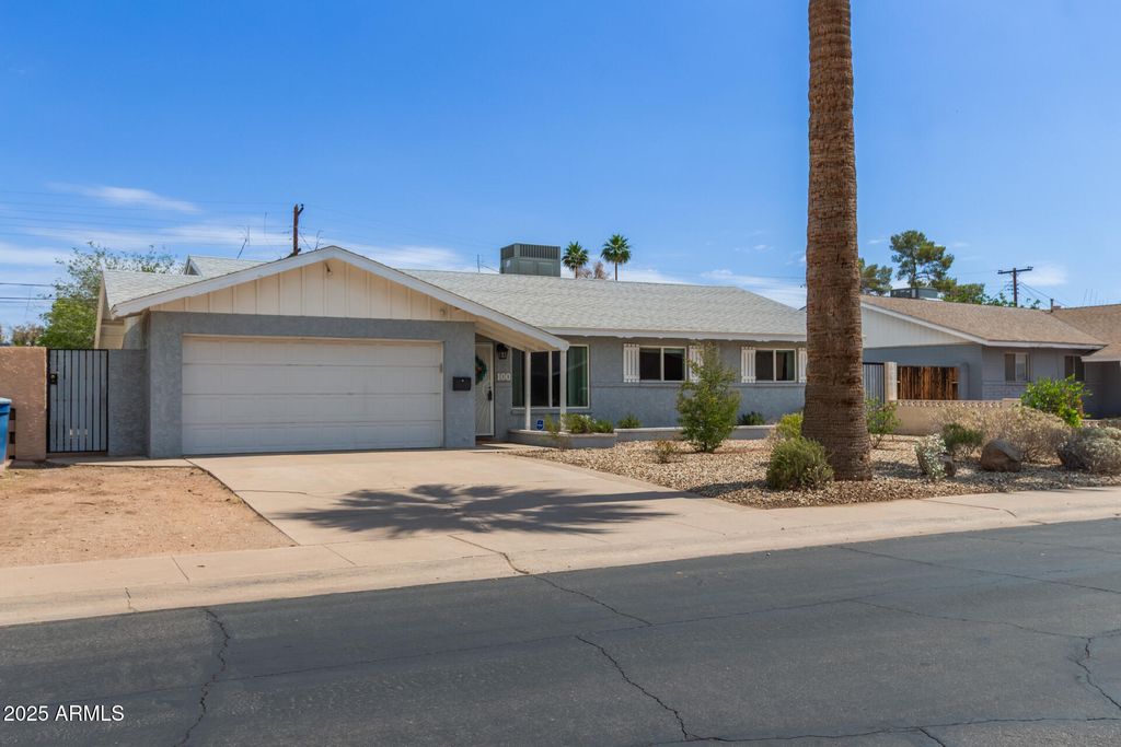 Photo of 100 E Geneva Drive, Tempe, AZ 85282 (MLS # 6861851)