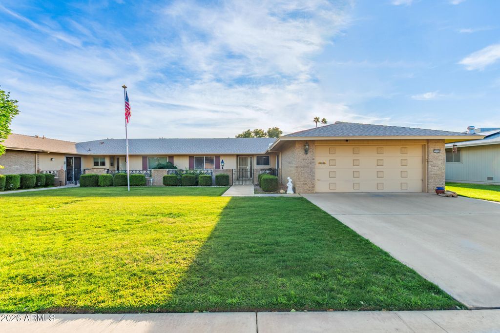 Photo of 9705 W Oak Ridge Drive, Sun City, AZ 85351 (MLS # 6967901)