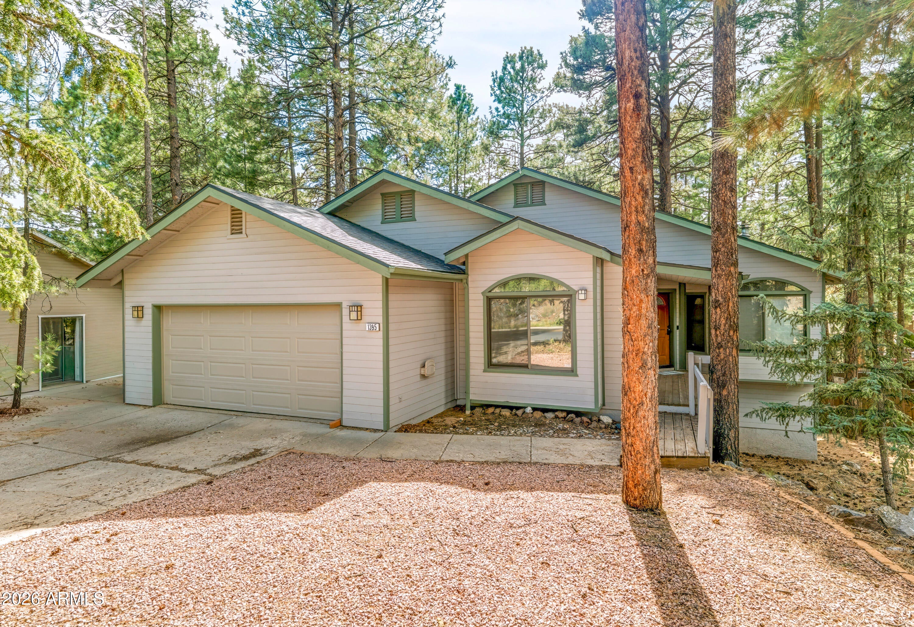 1395 W UNIVERSITY HEIGHTS Drive