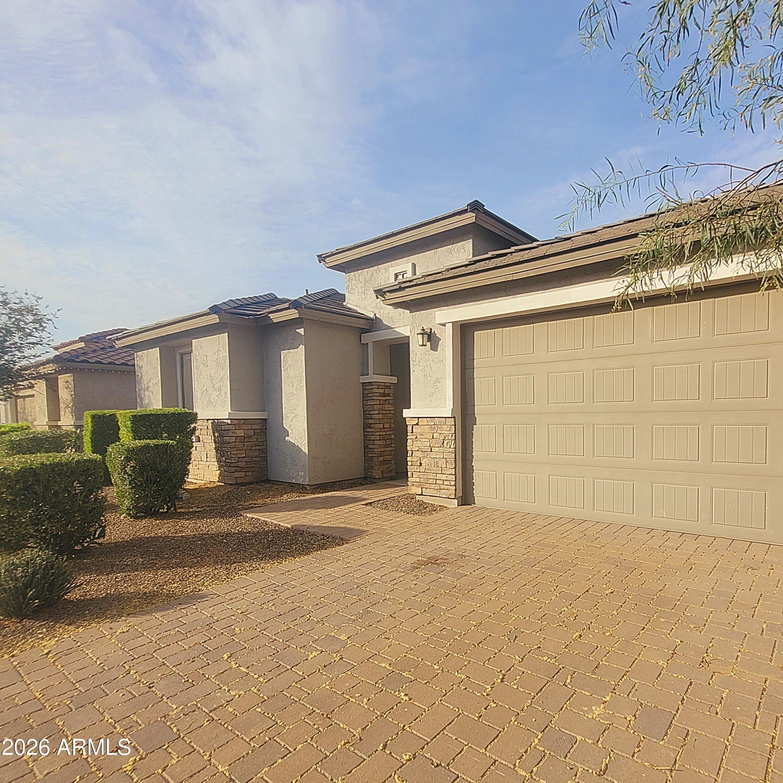 25932 W FIREHAWK Drive