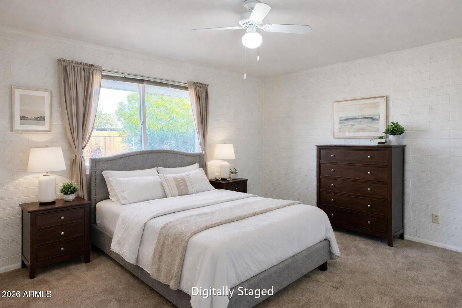 10136 W DESERT HILLS Drive