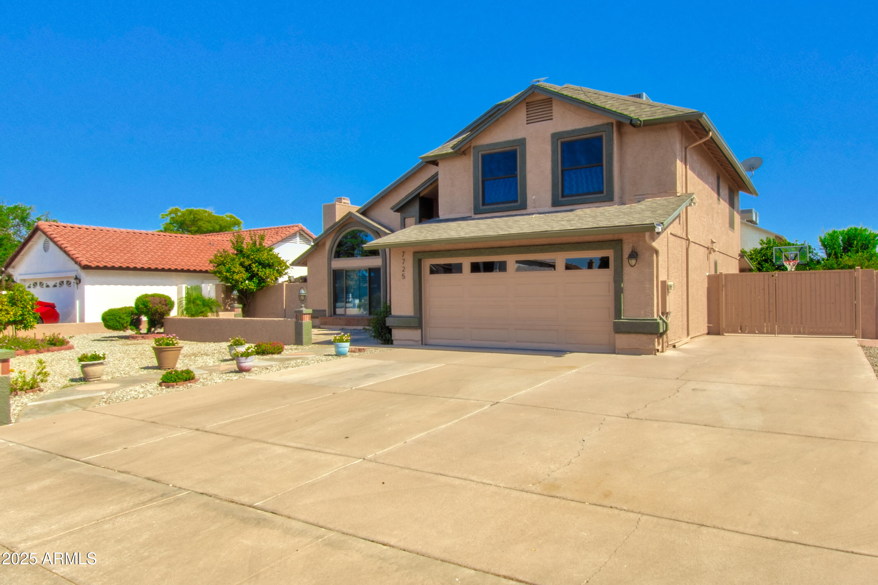 7725 W DREYFUS Drive