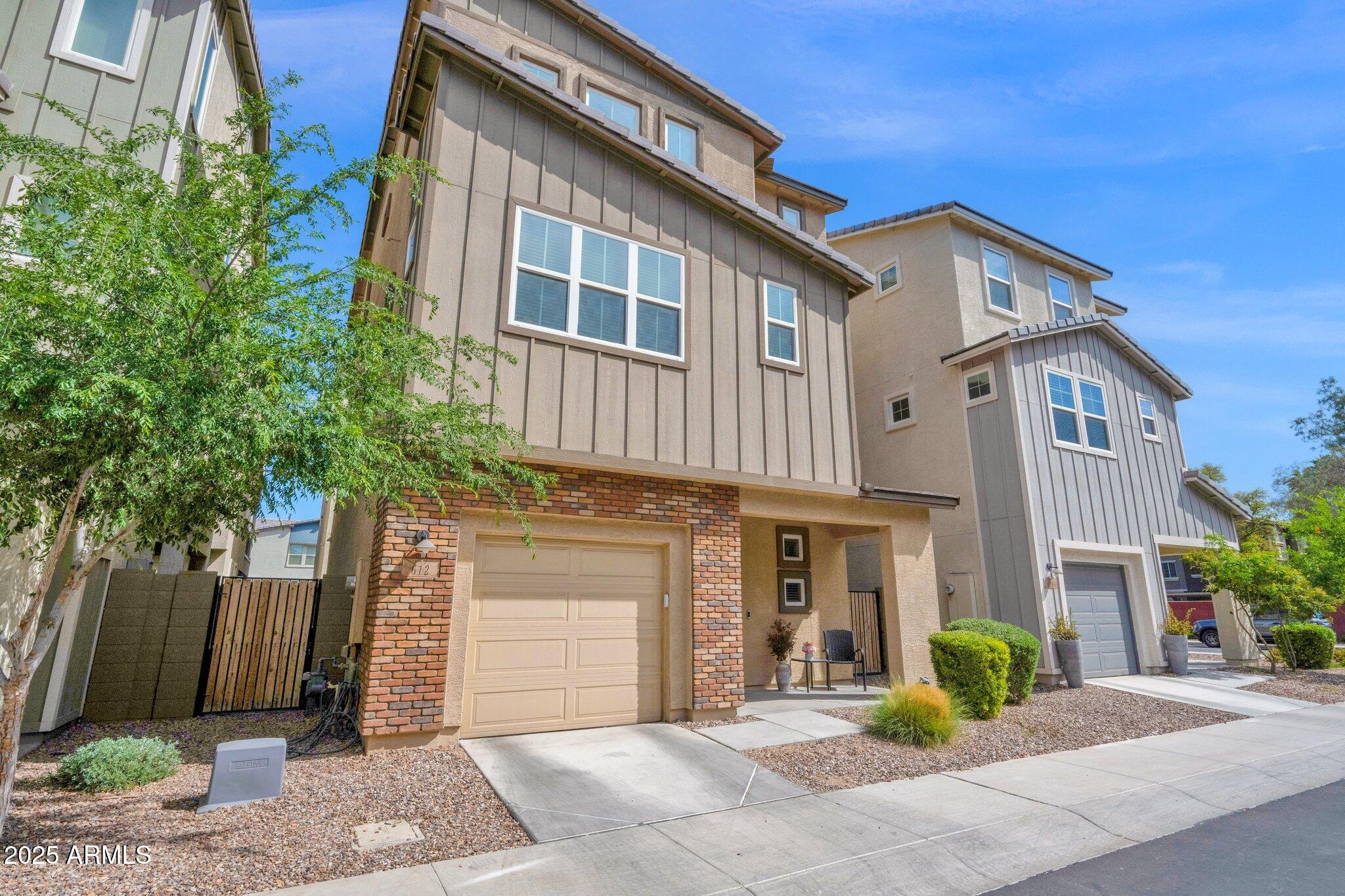612 W FLINTLOCK Way
