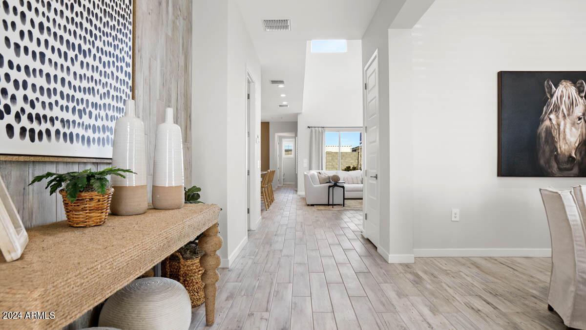 7404 W BUCKHORN Trail