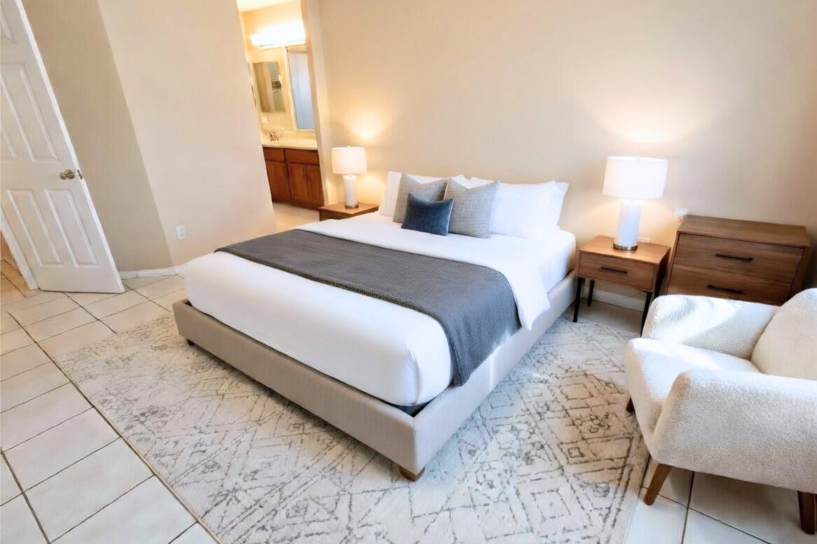 10326 W Missouri Avenue