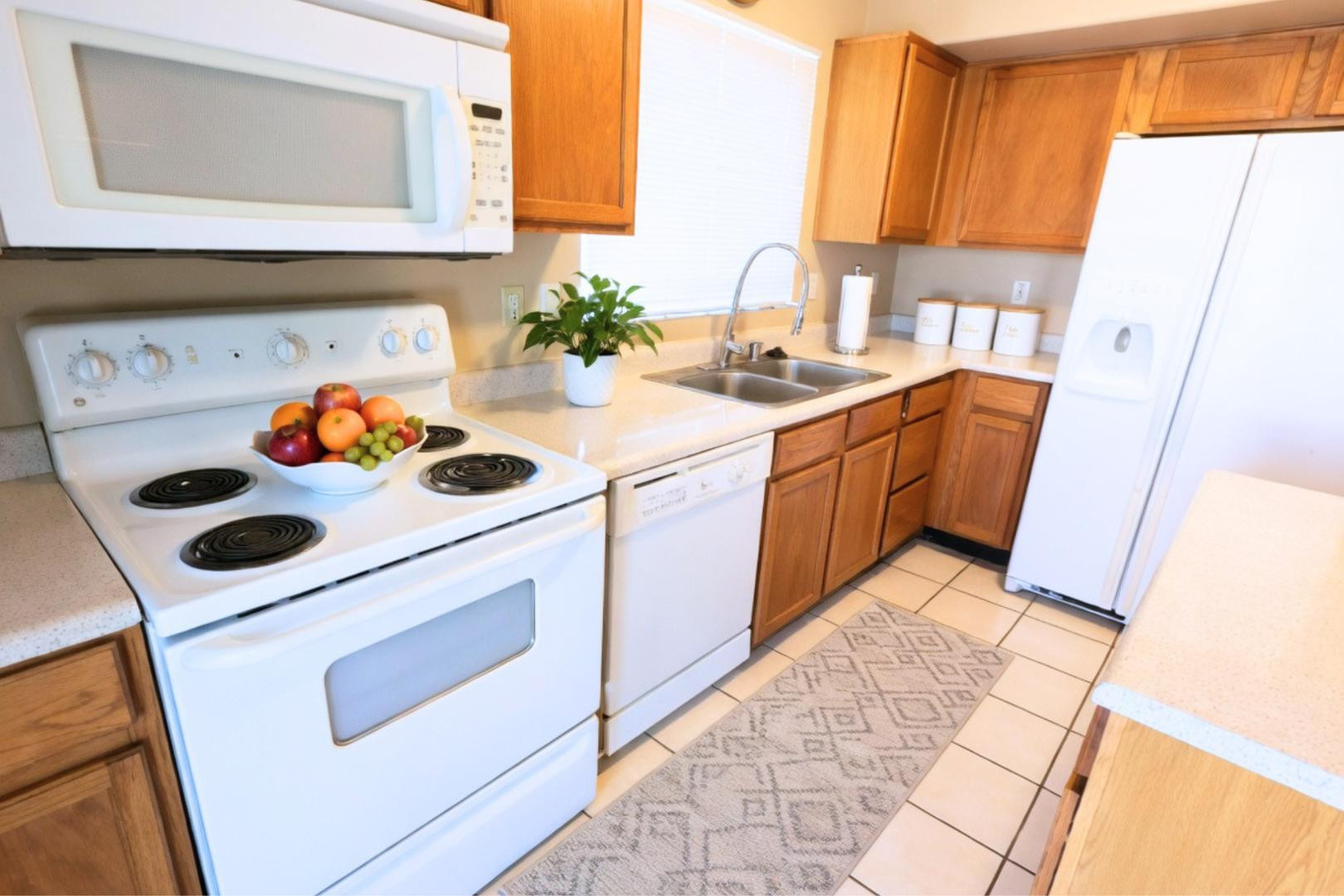 10326 W Missouri Avenue