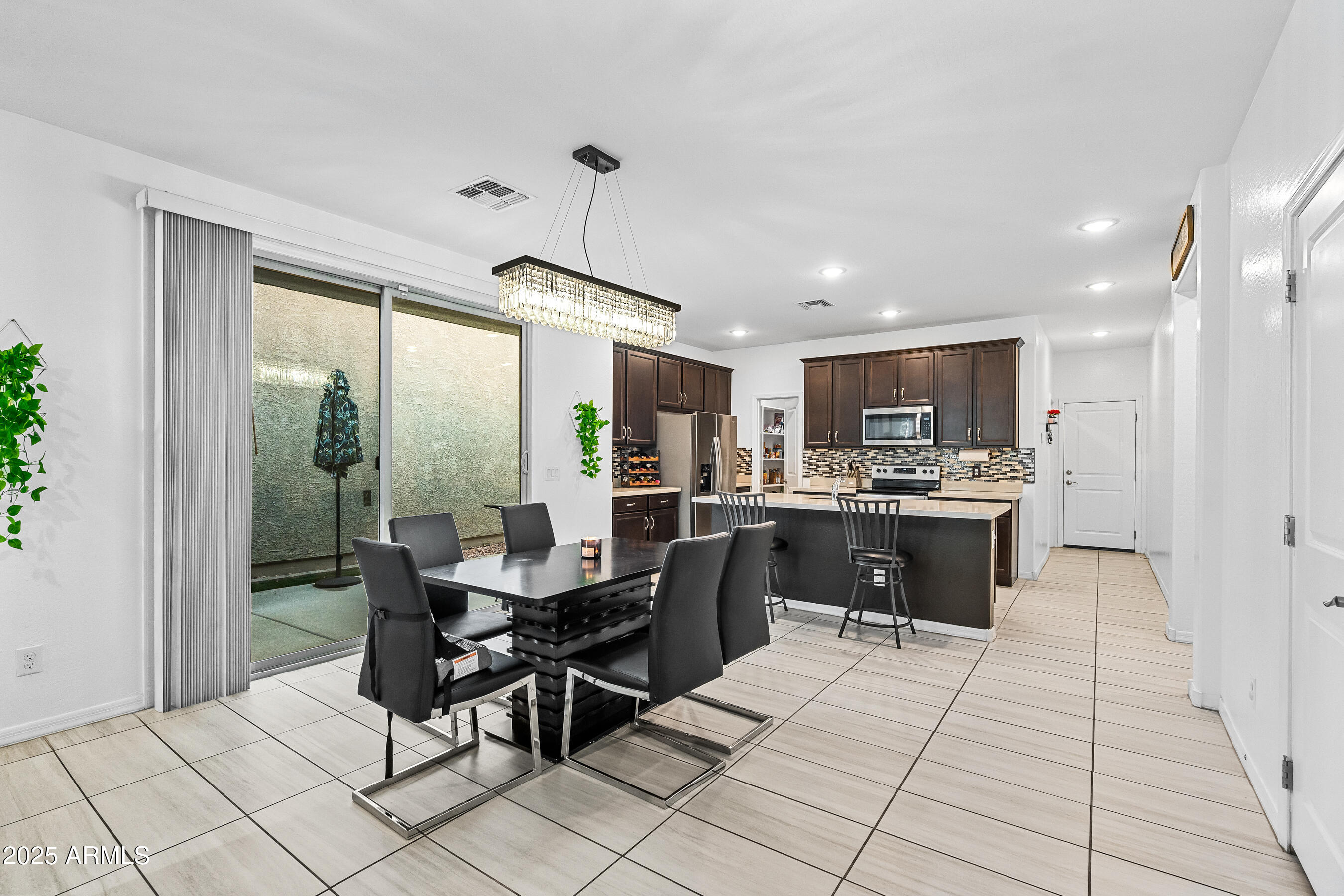 15245 W SHERMAN Street