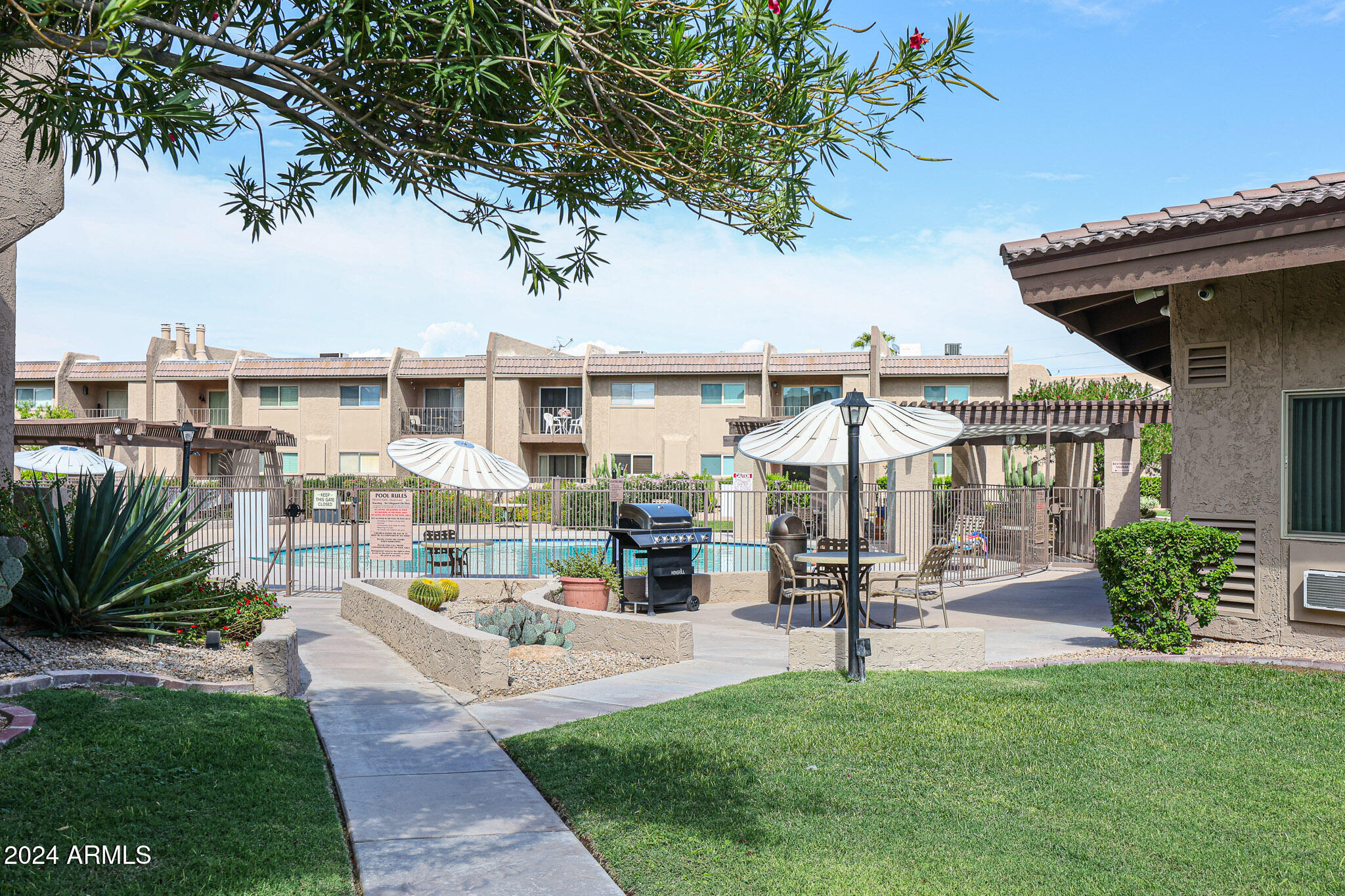 Scottsdale, Arizona 85250, United States, 2 Bedrooms Bedrooms, ,2 BathroomsBathrooms,Residential,Active,25072