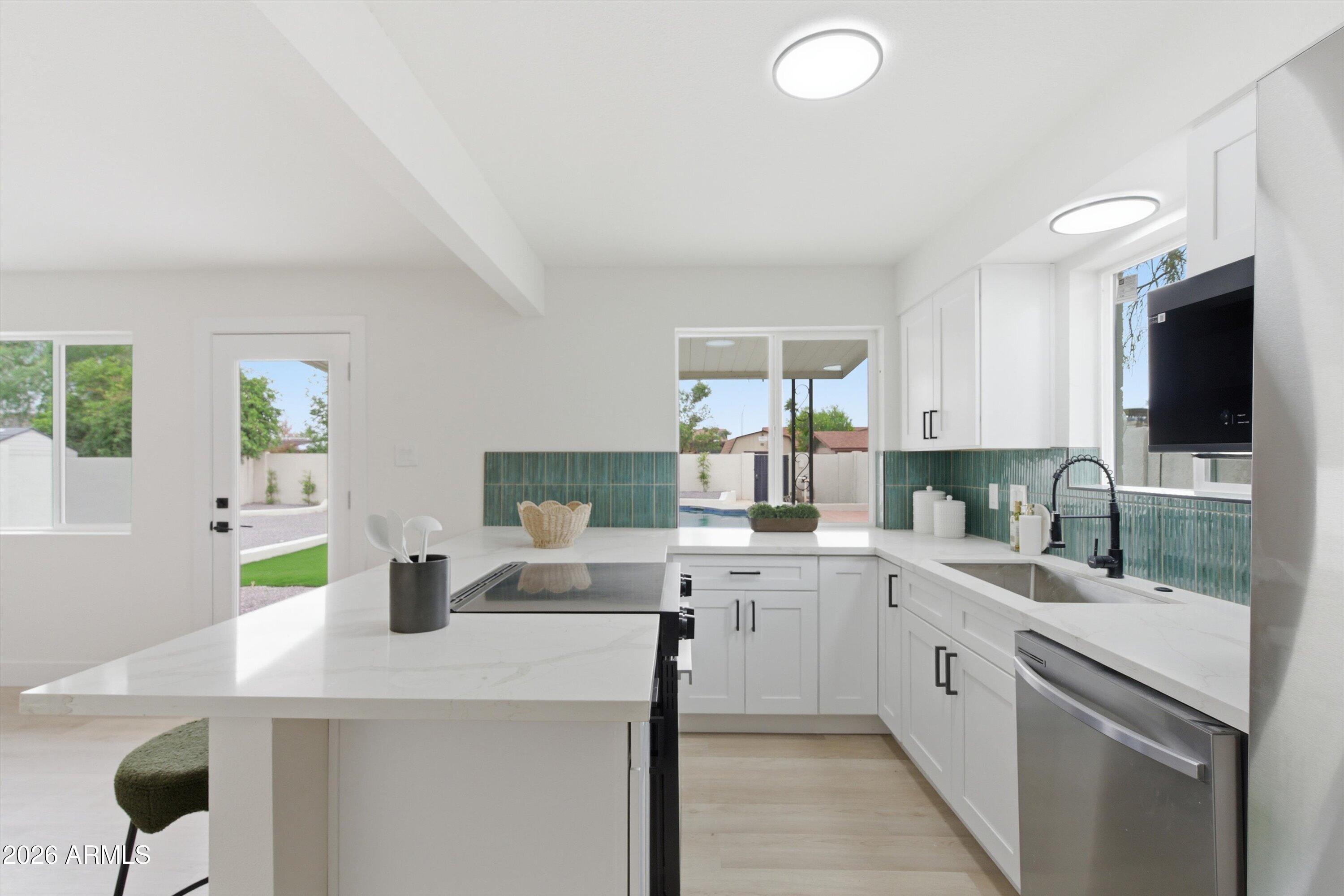 2211 W WINDROSE Drive