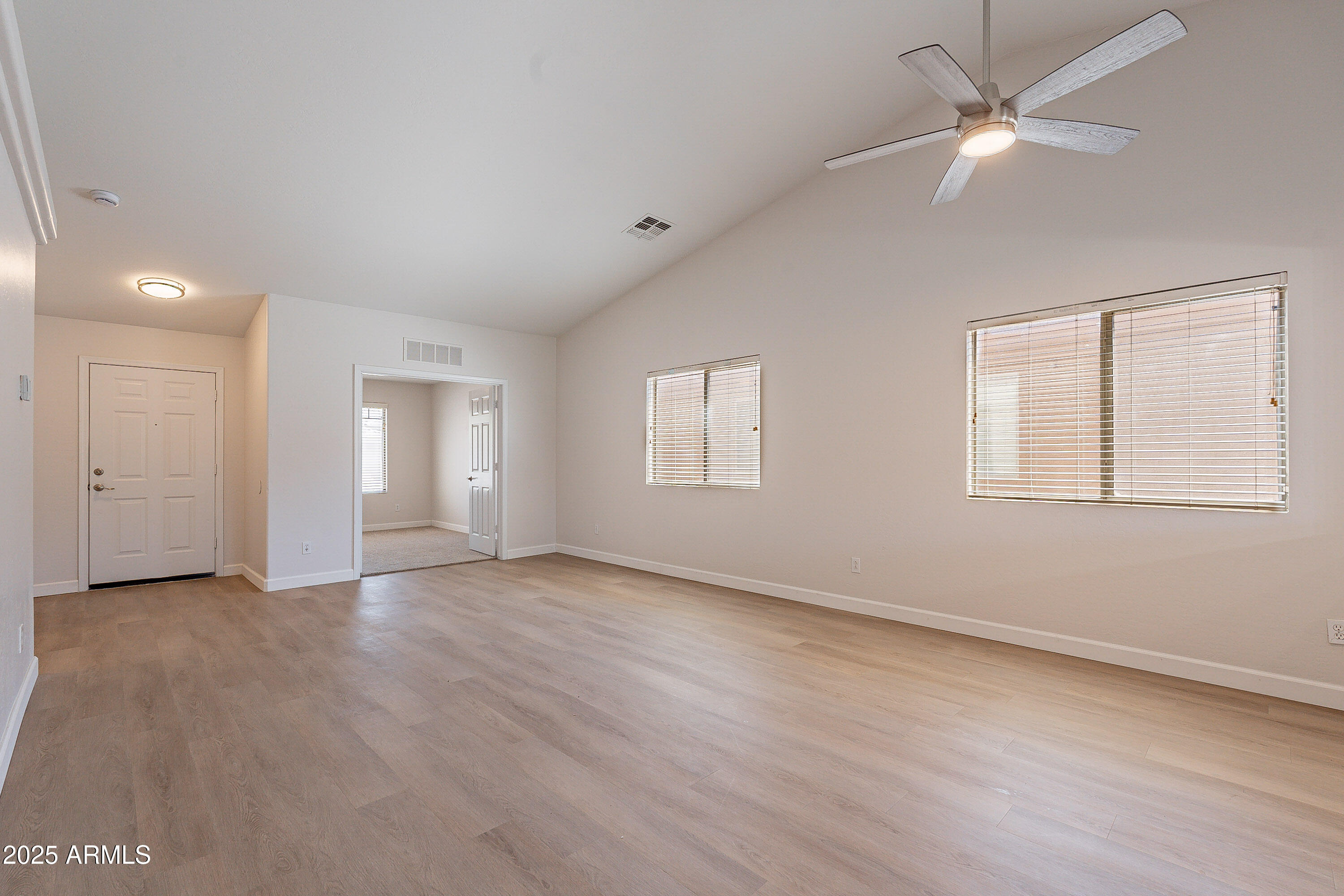 3313 W WAYLAND Drive