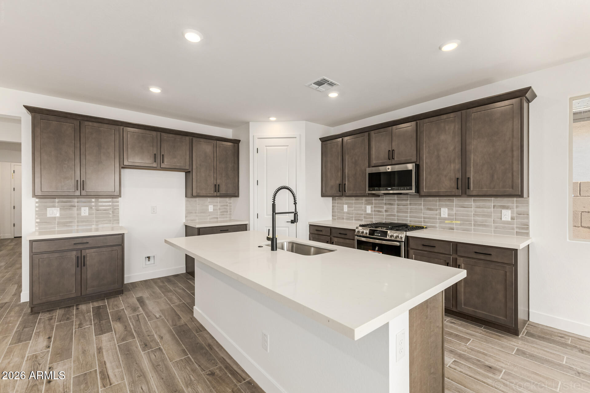 2873 E Mecklenburg Way