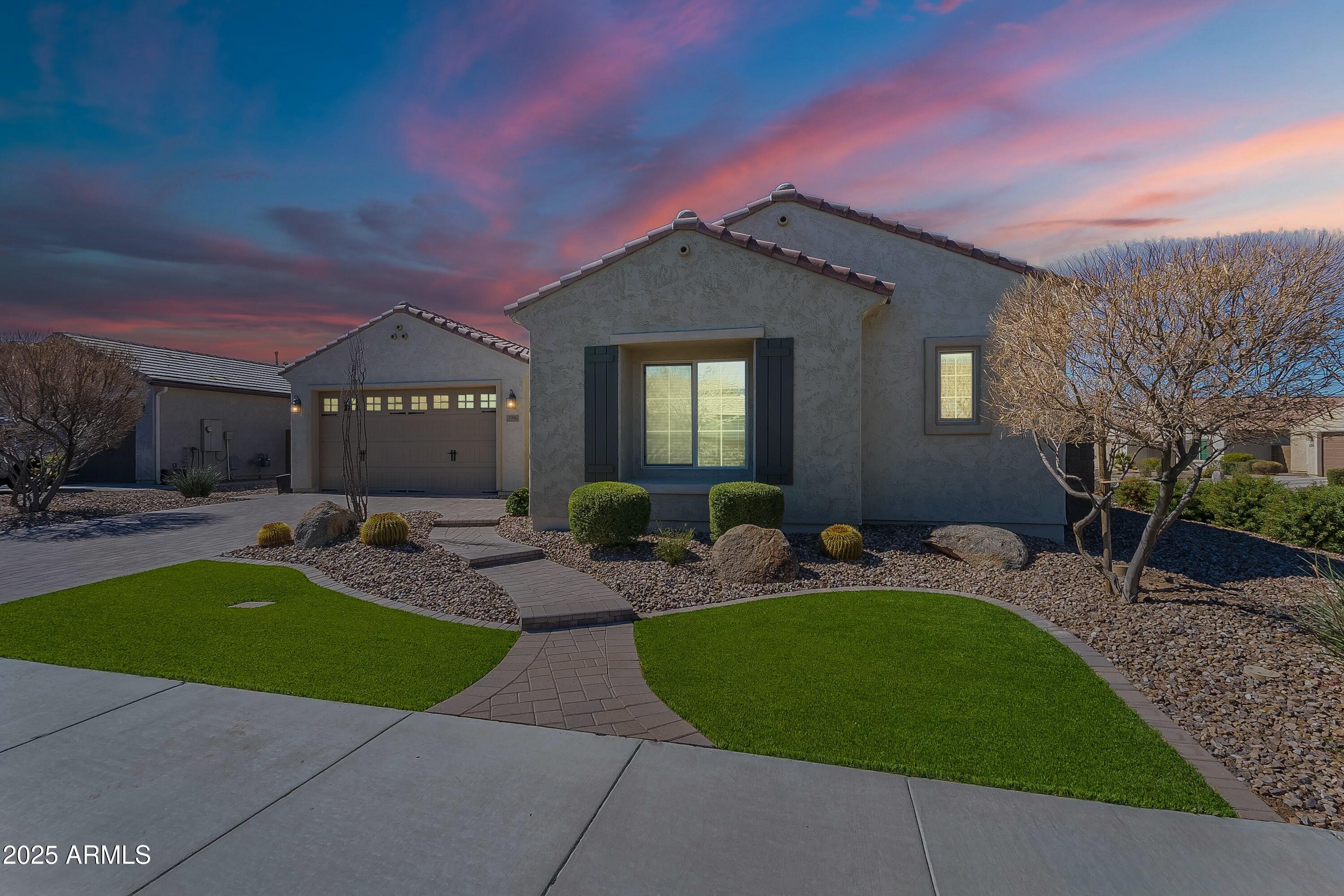 3996 N HUNTINGTON Drive
