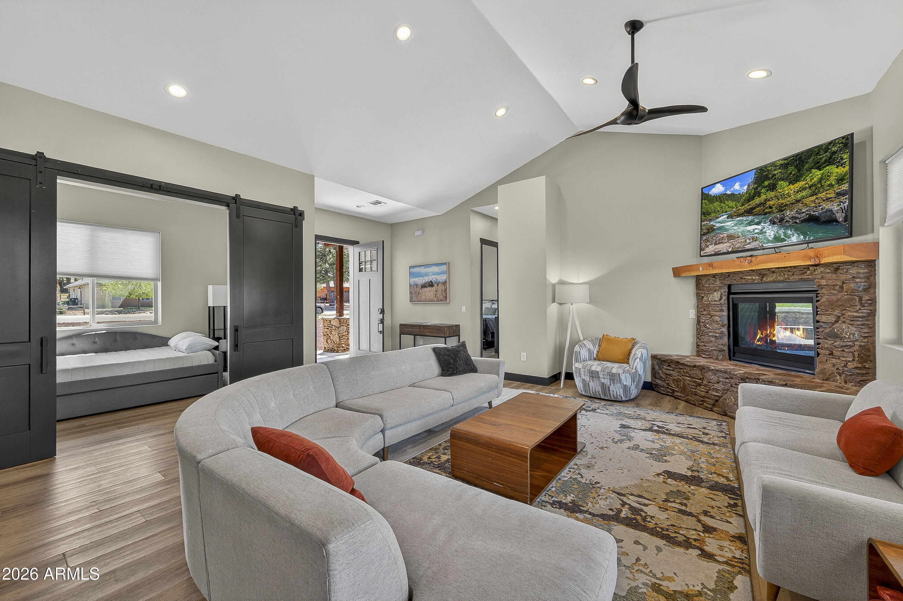 2762 W Highland Meadows Drive