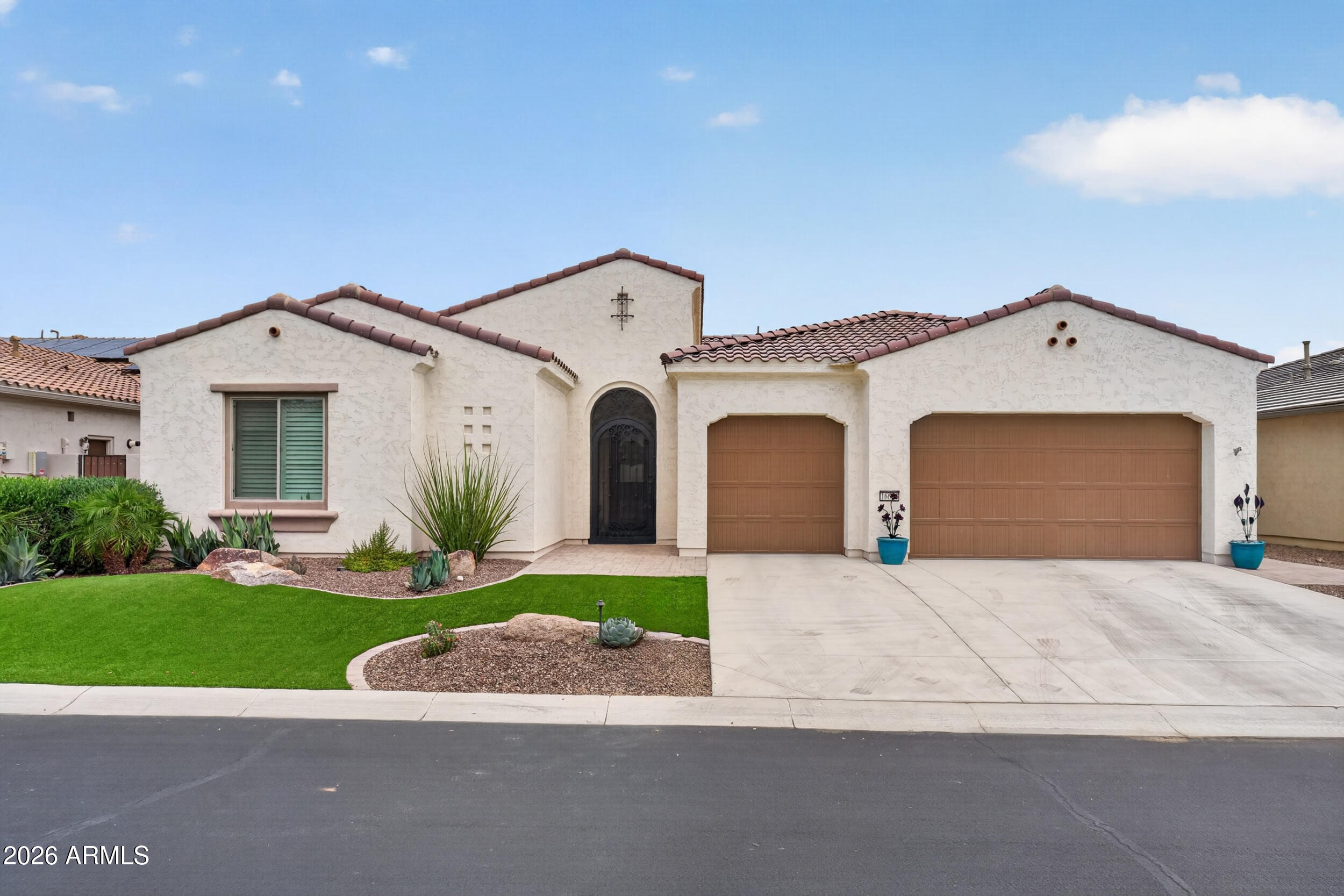 PEBBLECREEK PHASE 2 UNIT FIFTY-SEVEN - Residential